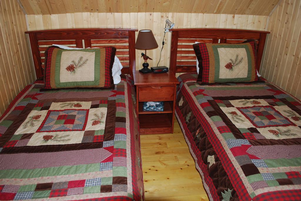 Auberge De La Riviere Matapedia - Matapedia River Lodge Routhierville Kamer foto