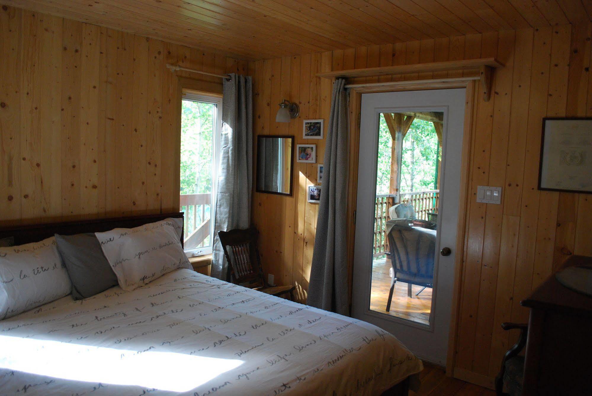 Auberge De La Riviere Matapedia - Matapedia River Lodge Routhierville Buitenkant foto